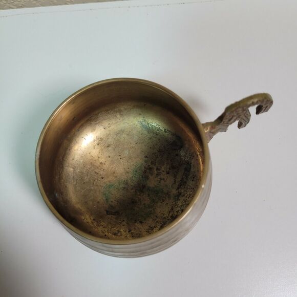 Vintage Brass Cup Ribbed with Lid Original Authentic Patina India Pakistan Asia - Picture 3 of 7